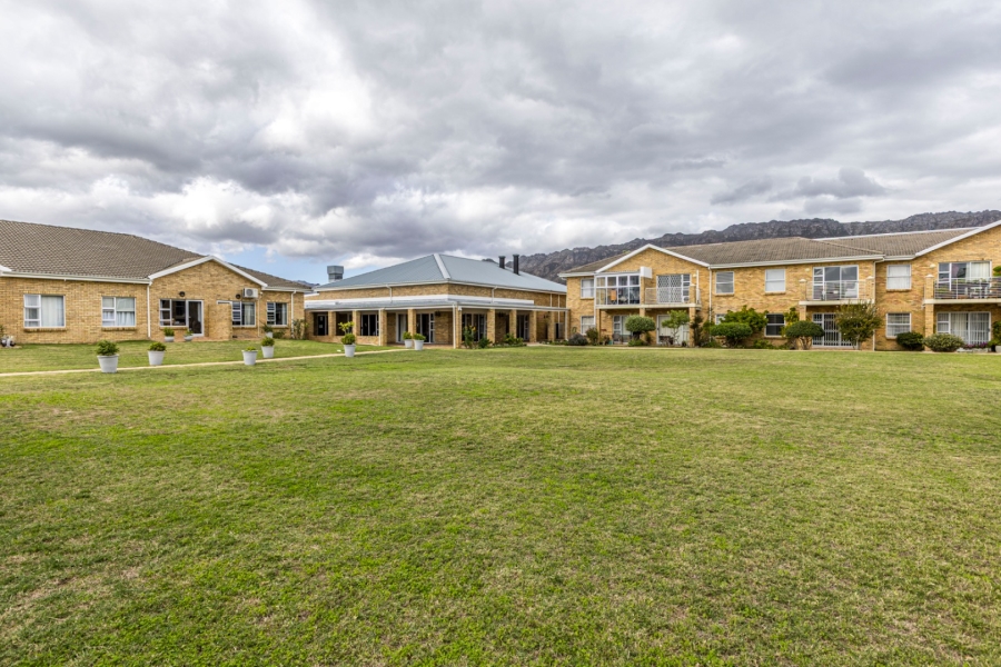 2 Bedroom Property for Sale in Whispering Pines Western Cape